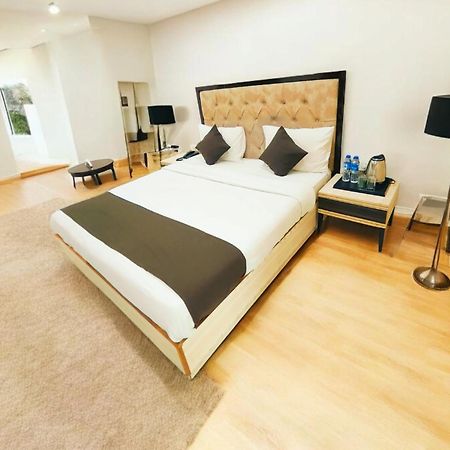 Hotel The Almora Residency - Complimentary Airport Trasnfer Nueva Delhi Exterior foto