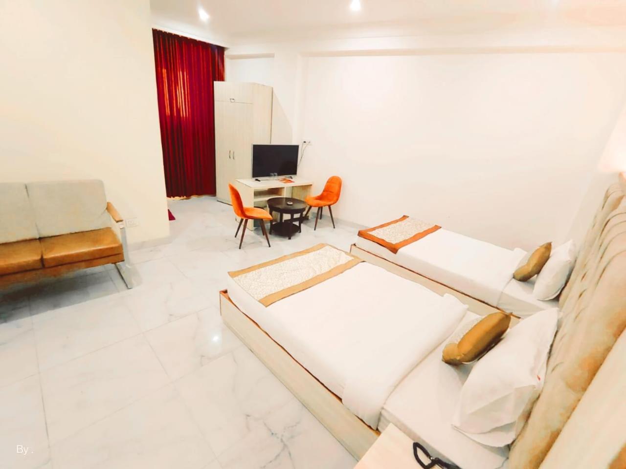 Hotel The Almora Residency - Complimentary Airport Trasnfer Nueva Delhi Exterior foto