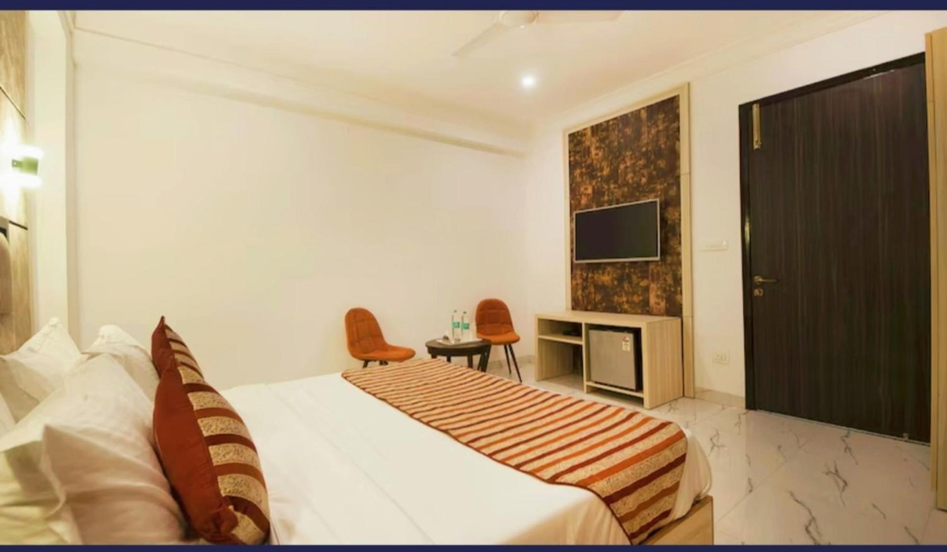 Hotel The Almora Residency - Complimentary Airport Trasnfer Nueva Delhi Habitación foto