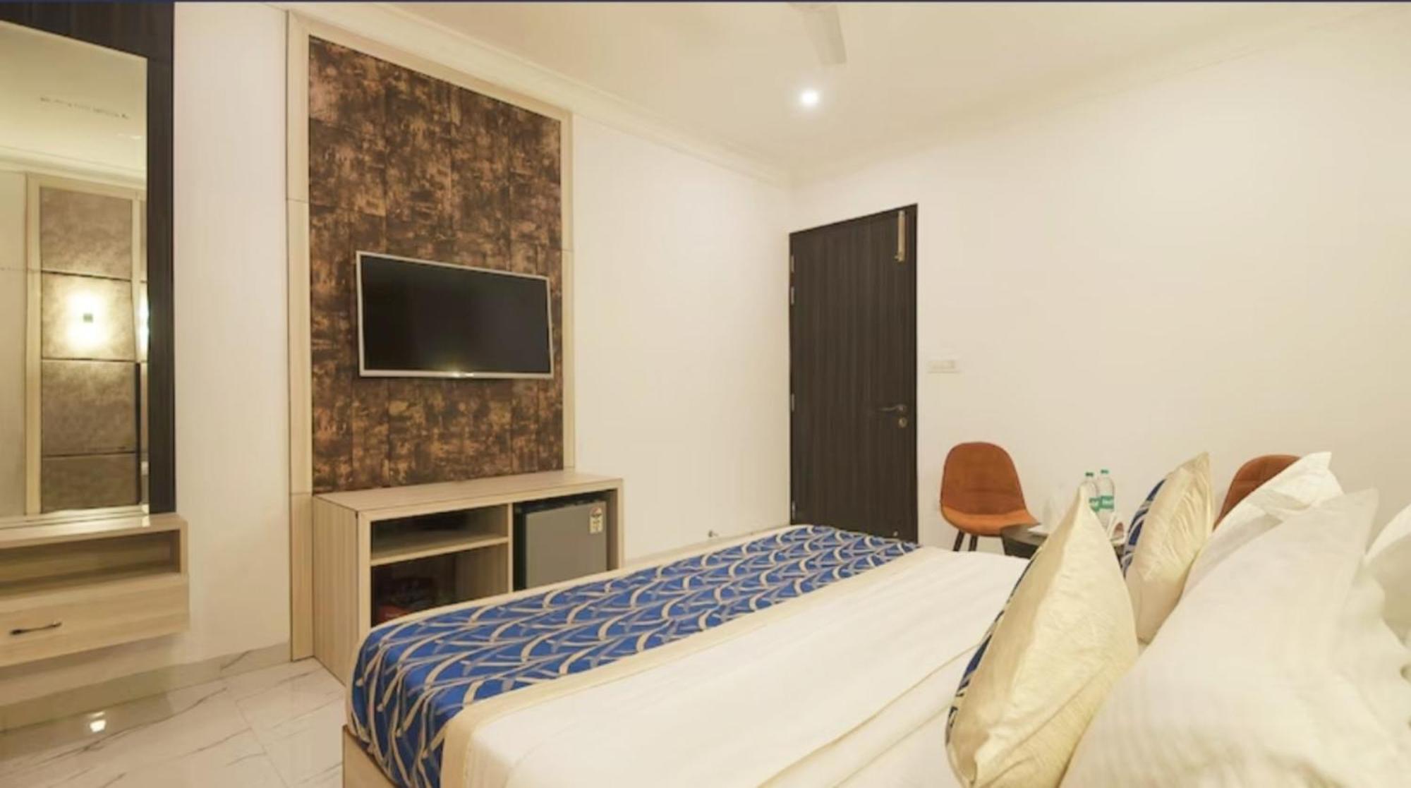 Hotel The Almora Residency - Complimentary Airport Trasnfer Nueva Delhi Habitación foto