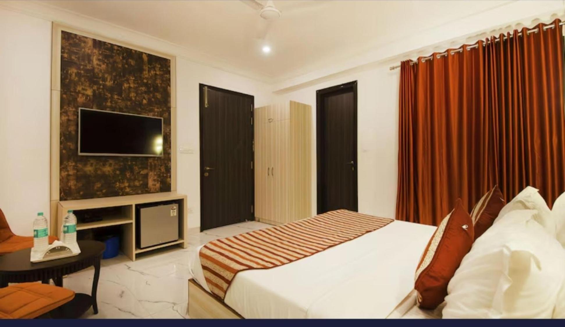 Hotel The Almora Residency - Complimentary Airport Trasnfer Nueva Delhi Habitación foto
