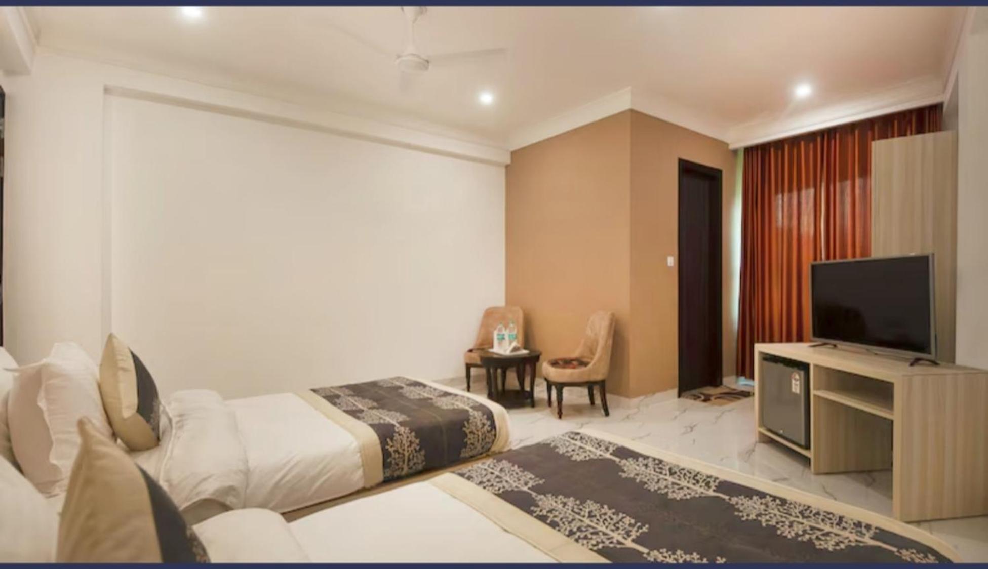 Hotel The Almora Residency - Complimentary Airport Trasnfer Nueva Delhi Habitación foto