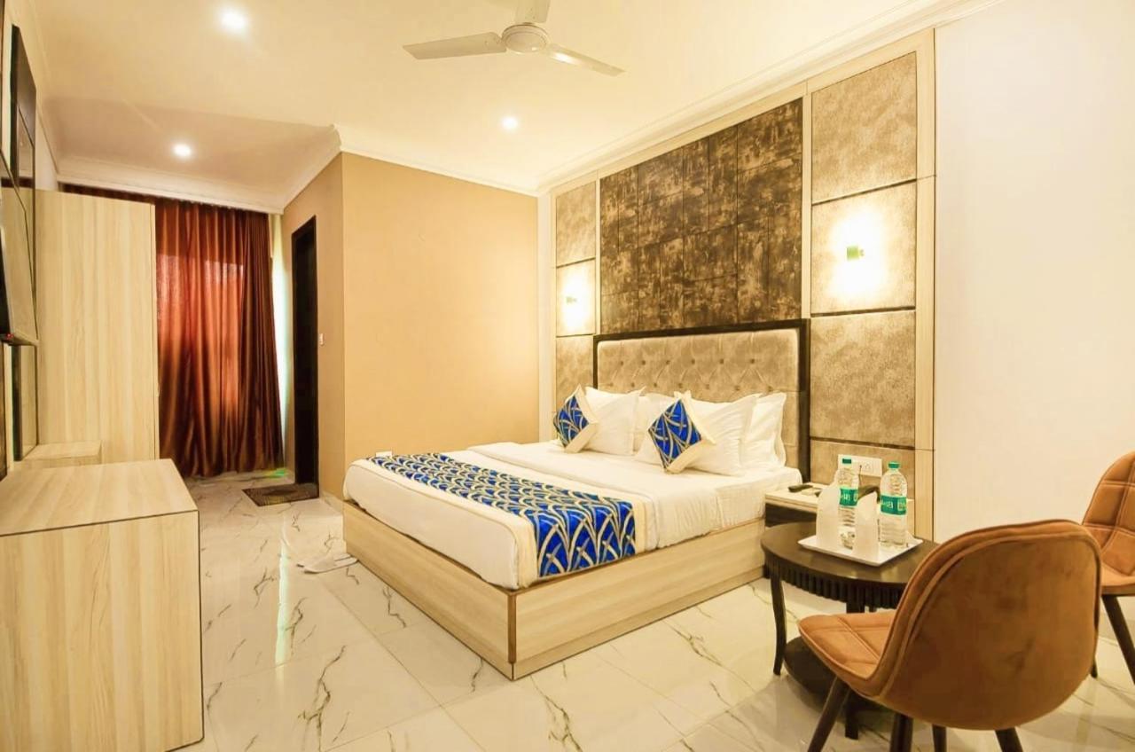 Hotel The Almora Residency - Complimentary Airport Trasnfer Nueva Delhi Exterior foto